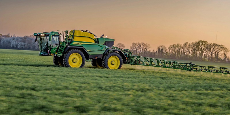 John_Deere_SPS_500R_Field_01 800x400