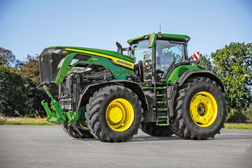 8R_440_Left Side Angle